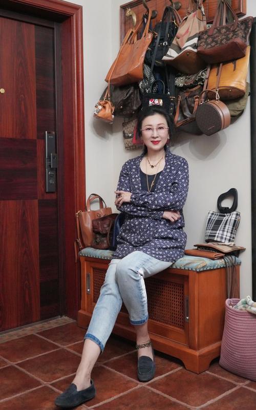 女性内裤老是湿还有黄色分泌物的相关介绍