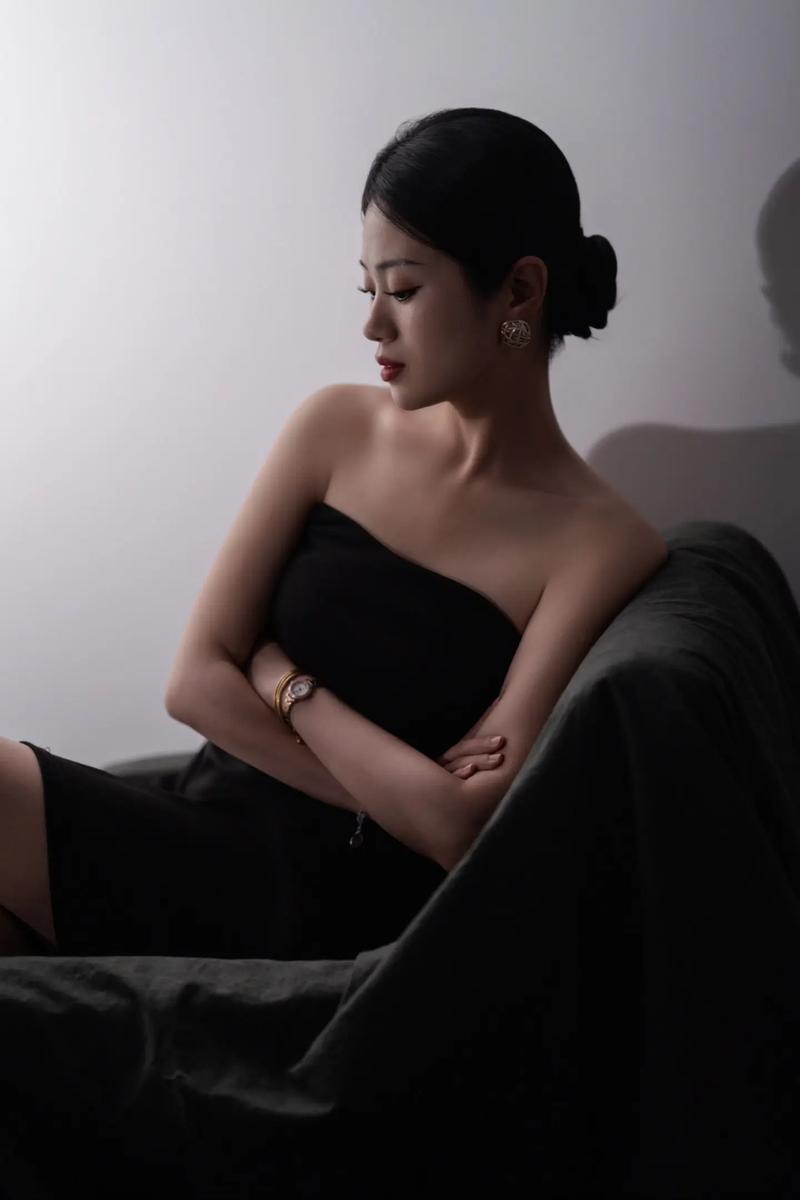 丰满的少妇av一区二区三区的相关介绍