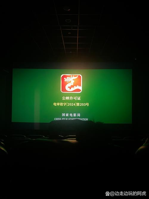 一边摸上边一边摸下边视频的相关介绍