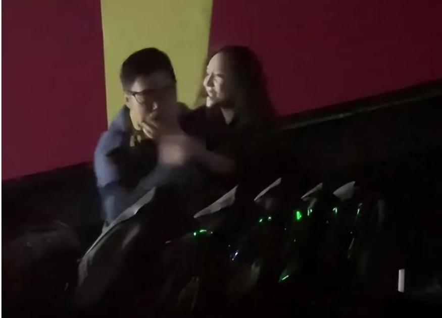 女生下面瘙痒黄色分泌物的相关介绍