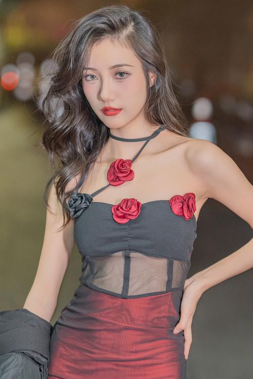 美女被人操爽的相关介绍