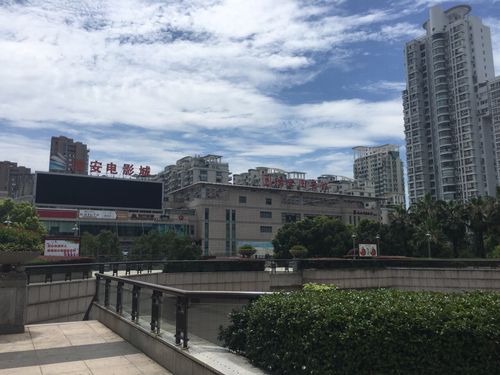 女人下身有黄色分泌物的相关介绍