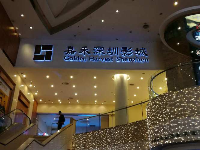 美少妇的羞辱av电影一区二区的相关介绍