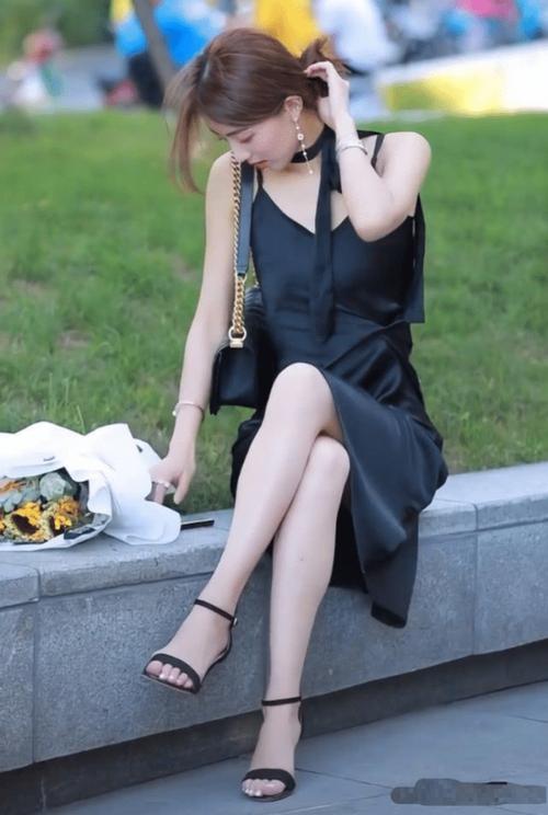 我和熟妇邻居的性事(1)的相关介绍