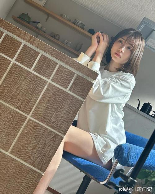 精品久久久久久久久久久久久蜜桃的相关介绍