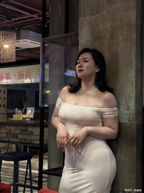 亚洲少妇一二三区精选合集，高清画质与真实情感体验分享