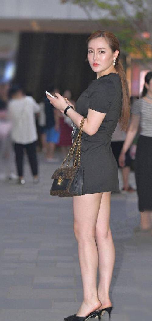 欧美成人影院大黑b的相关介绍