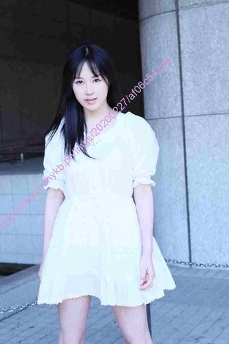 两个女生大尺度写真的相关介绍