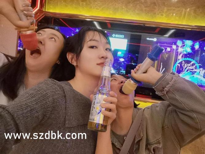 一边摸一边插到底的相关介绍