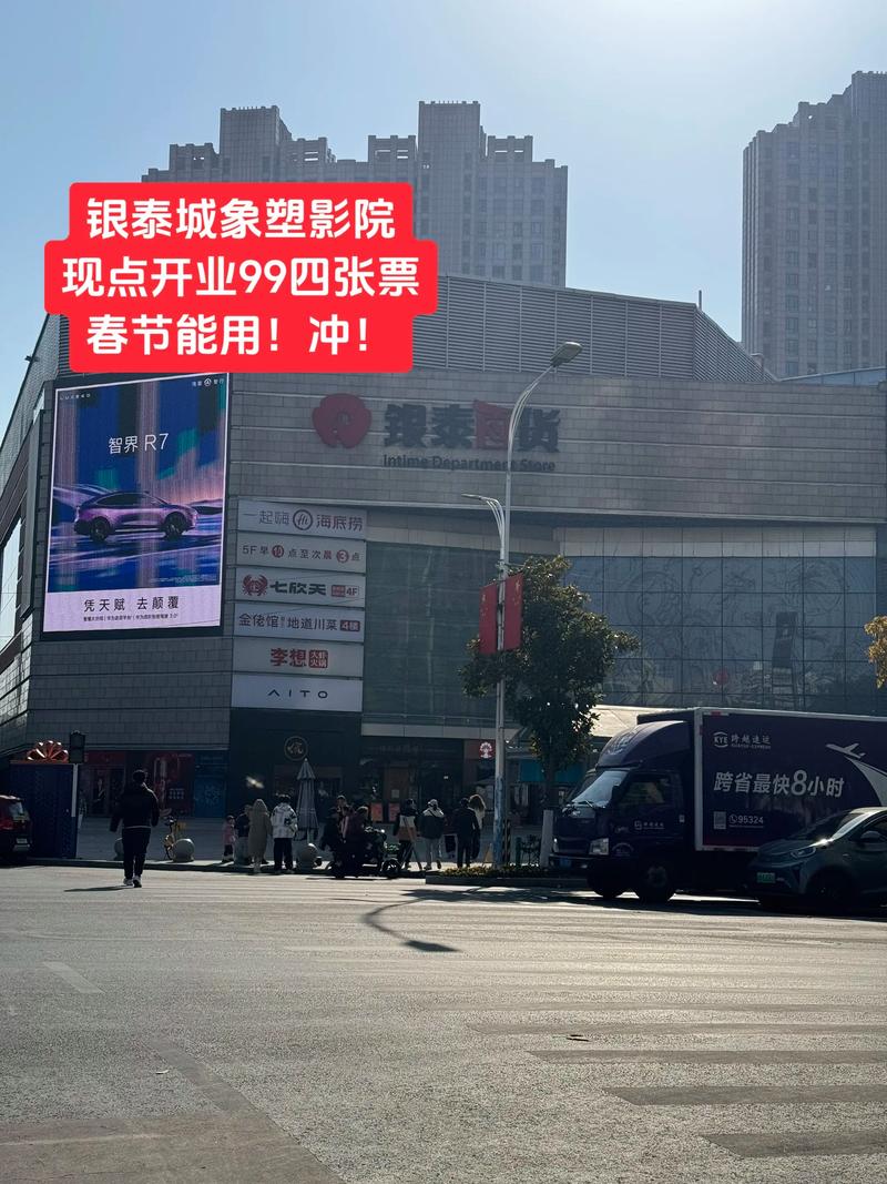 嗯～啊一边揉一边亲一边摸的相关介绍