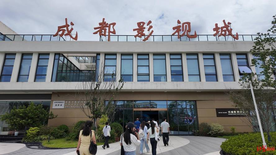 女性阴道分泌物是黄色的的相关介绍