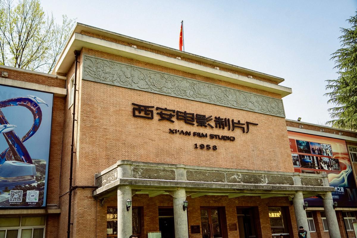 鲁鲁影视在线影院的相关介绍