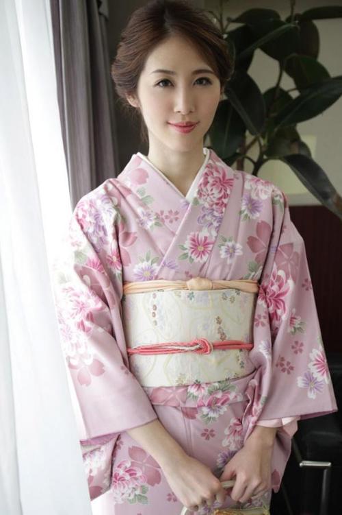 美女十八av毛片的相关介绍