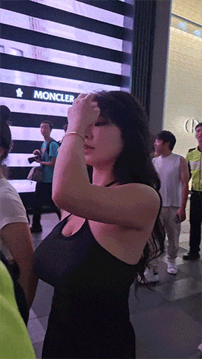 亚洲乳大丰满中文字幕少妇av的相关介绍