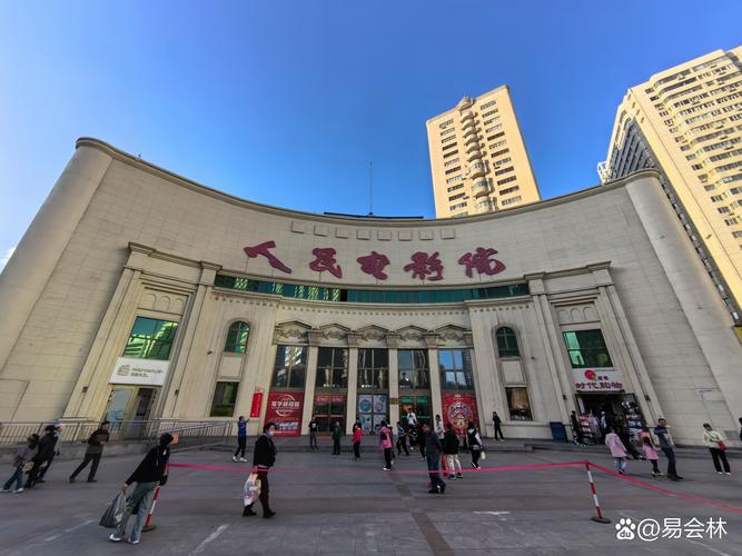 啪啪亚洲人妻的相关介绍