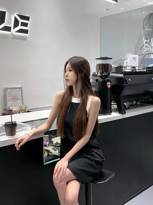 黑丝av入口的相关介绍