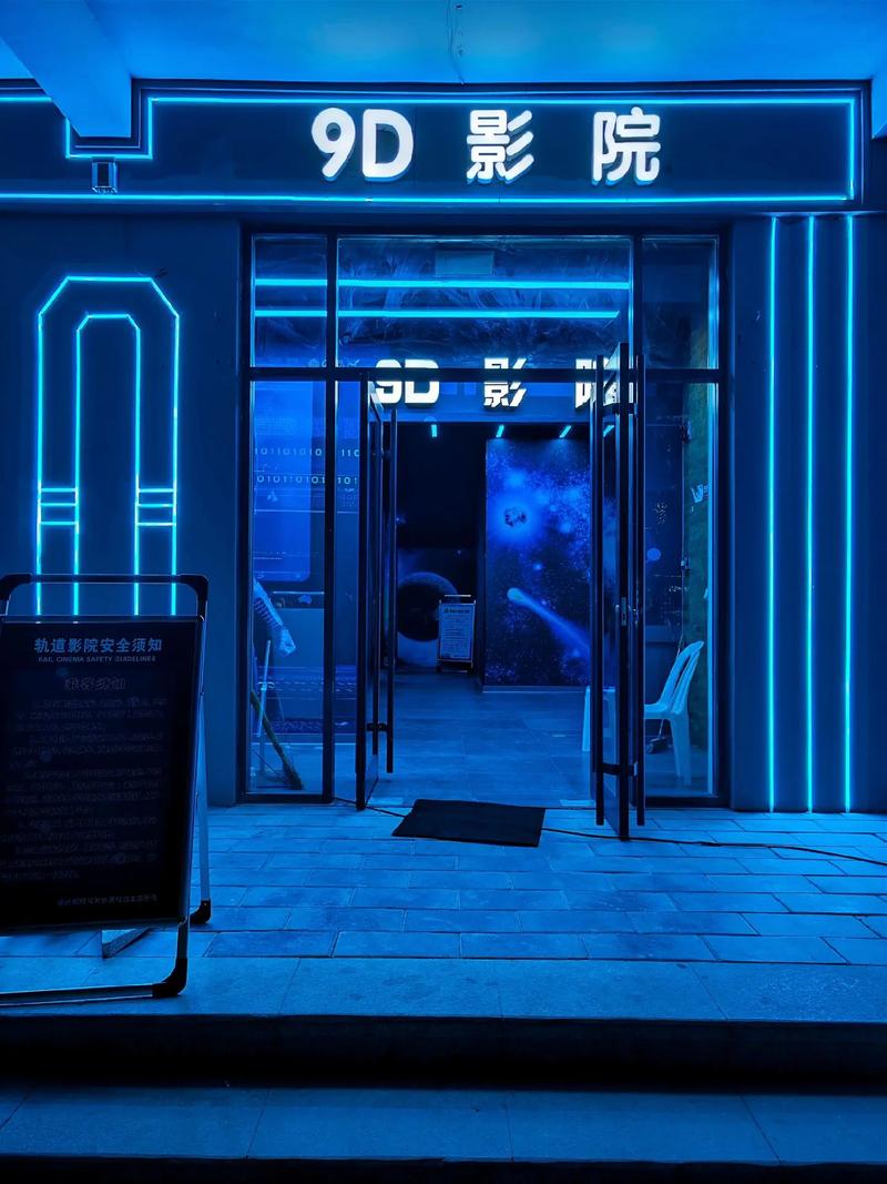 操老师的骚b的相关介绍